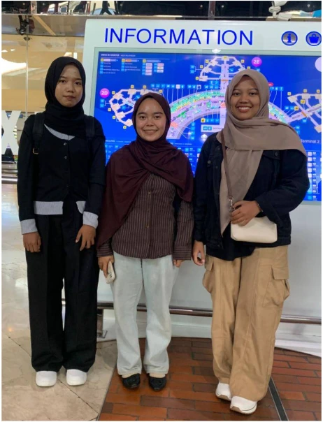 Kak Eka Saat Mendaki Gunung Fuji