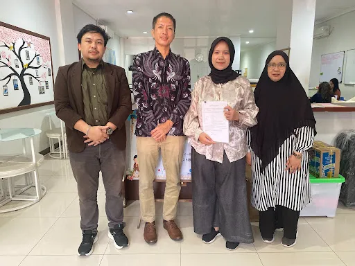 Kak Dinda Didampingi oleh Ibunya Saat Pencairan Dana Talang untuk Keberangkatan 